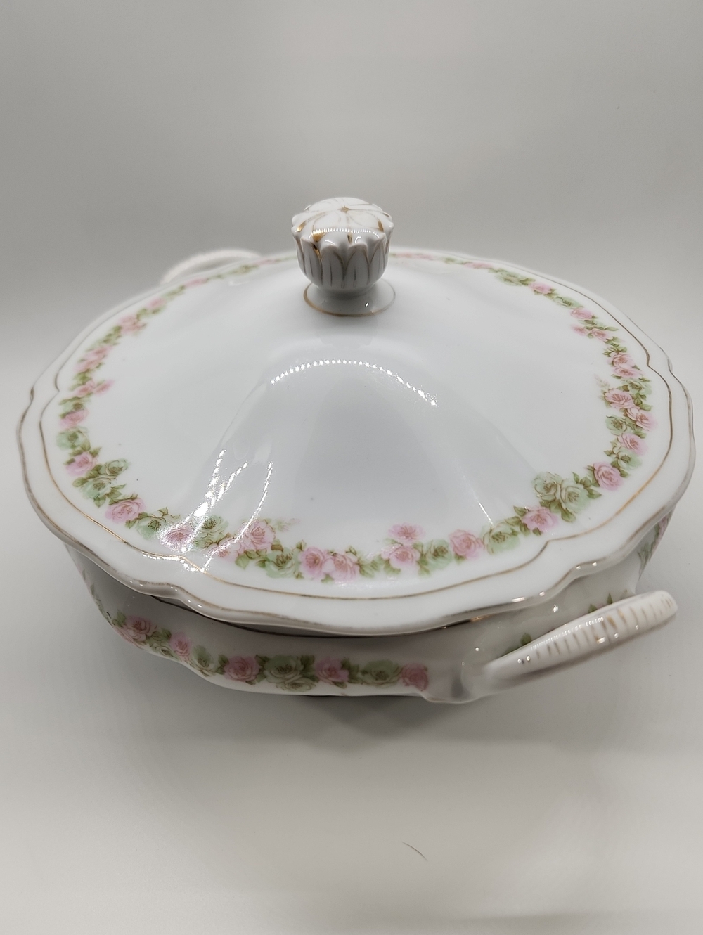 Vintage covered dish from Munich, Austria Soup Or Vegtable Tureen